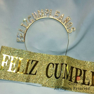 SET VINCHA Y BANDA FELIZ CUMPLEA�OS CON STRASS ORO X 1